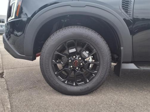 2025 Nissan Armada PRO-4X 4WD