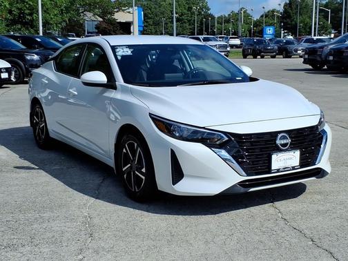 Aspen White Tricoat 2025 Nissan Sentra SV