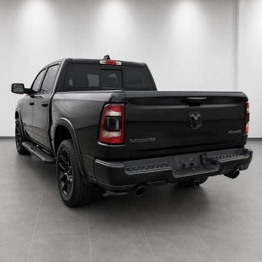 Diamond Black Crystal Pearlcoat 2021 RAM 1500 Laramie