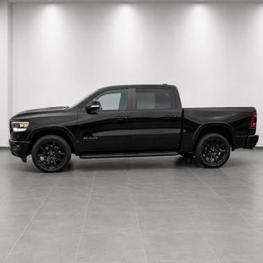 Diamond Black Crystal Pearlcoat 2021 RAM 1500 Laramie