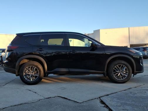 Super Black 2026 Nissan Rogue S