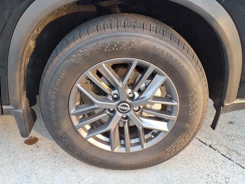 Super Black 2026 Nissan Rogue S