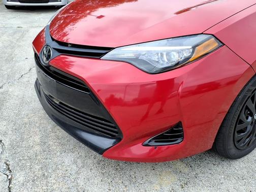 Barcelona Red Metallic 2018 Toyota Corolla LE