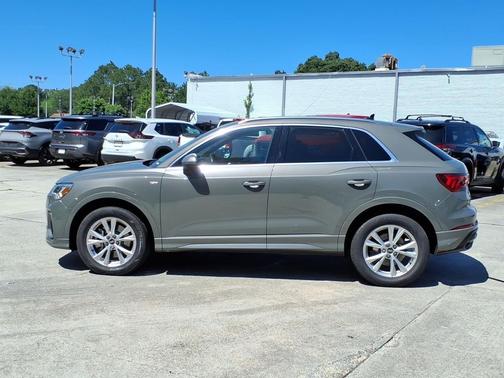 Chronos Gray Metallic 2022 Audi Q3 45 S line Premium Plus