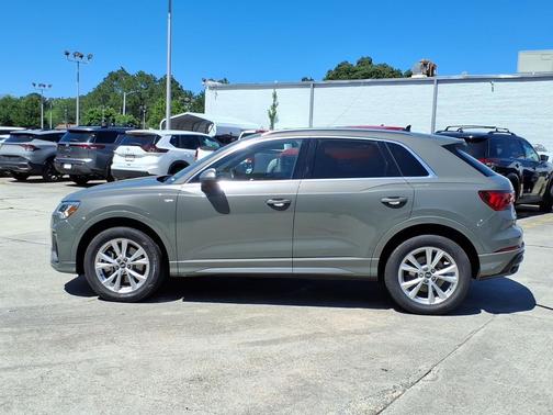 Chronos Gray Metallic 2022 Audi Q3 45 S line Premium Plus