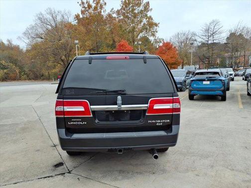 2007 Lincoln Navigator Base