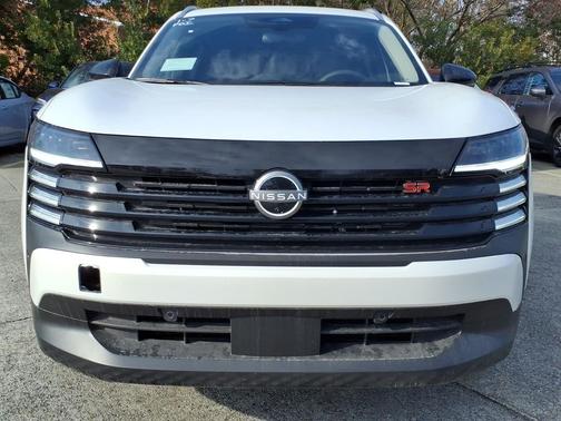 Aspen White Tricoat 2026 Nissan Kicks SR