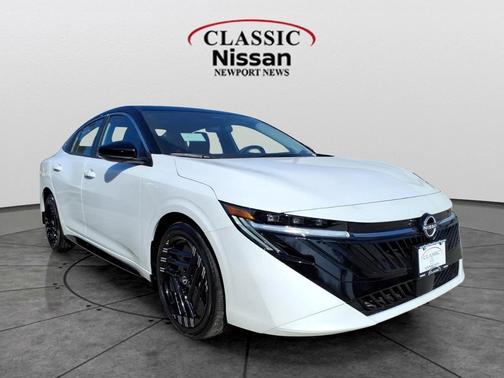 Aspen White Tricoat/Super Black 2026 Nissan Sentra SR