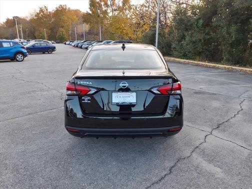 Super Black 2025 Nissan Versa 1.6 S