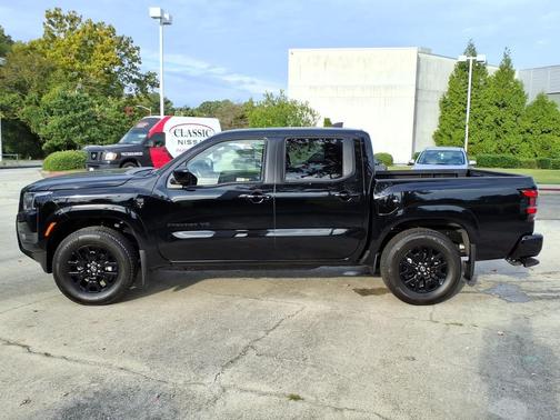 Super Black 2027 Nissan Frontier SV