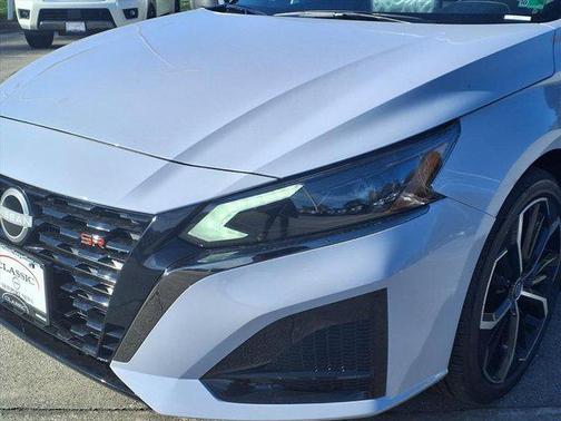 2025 Nissan Altima SR FWD