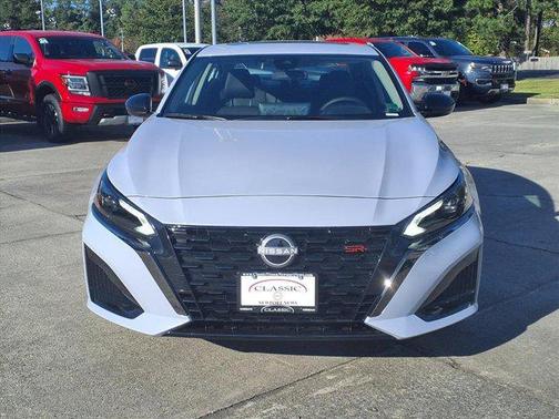 2025 Nissan Altima SR FWD