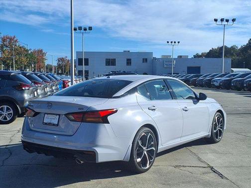 2025 Nissan Altima SR FWD