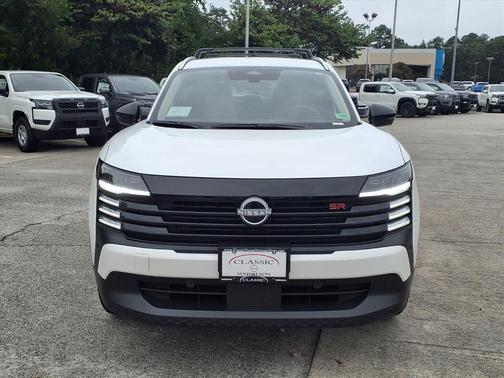 Aspen White Tricoat 2026 Nissan Kicks SR