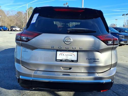Champagne Silver Metallic/Super Black 2026 Nissan Rogue Platinum