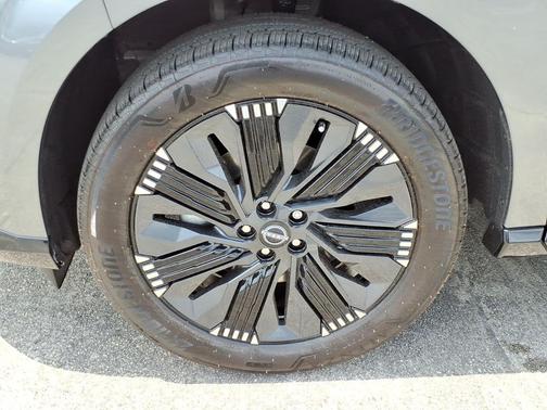 Gun Metallic 2026 Nissan Murano Platinum