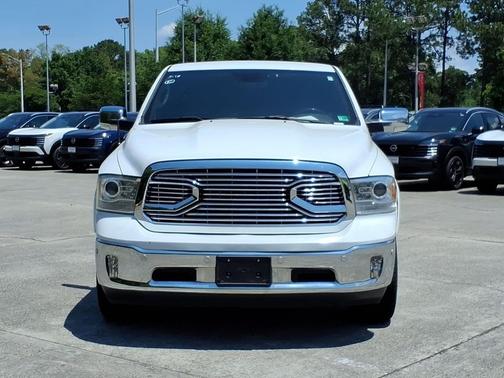 Bright White Clearcoat 2017 RAM 1500 Limited Crew Cab 4x2 5'7' Box