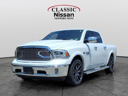Bright White Clearcoat 2017 RAM 1500 Limited Crew Cab 4x2 5'7' Box