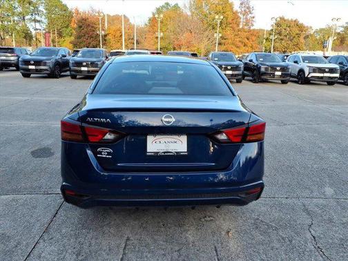 2022 Nissan Altima S FWD