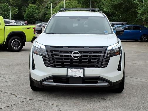 Everest White Pearl Tricoat 2026 Nissan Pathfinder SL