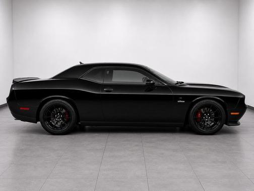 Phantom Black Tri-Coat Pearl 2014 Dodge Challenger R/T