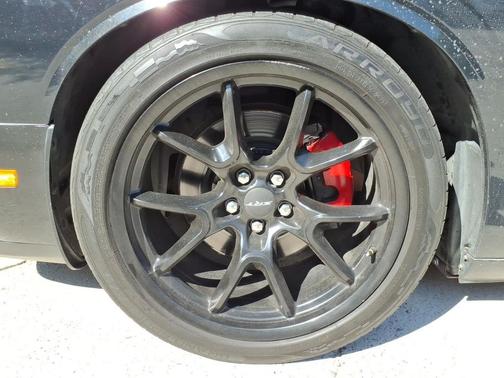 Phantom Black Tri-Coat Pearl 2014 Dodge Challenger R/T