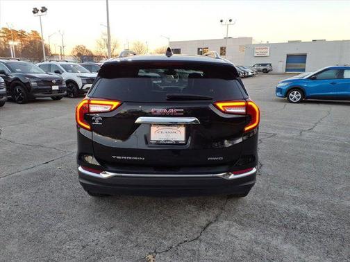 2023 GMC Terrain SLT