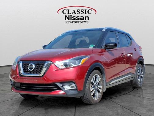 Cayenne Red/Super Black 2018 Nissan Kicks SR