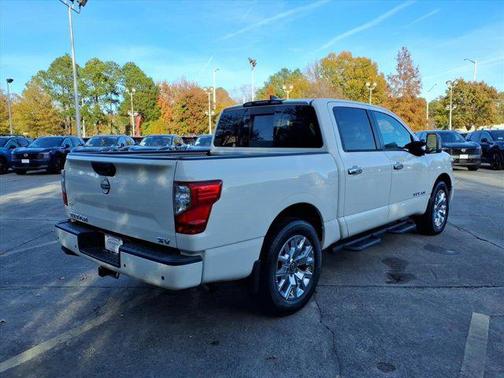 2023 Nissan Titan SV