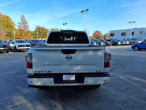 2023 Nissan Titan SV