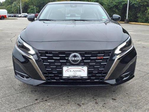 2025 Nissan Altima SR FWD