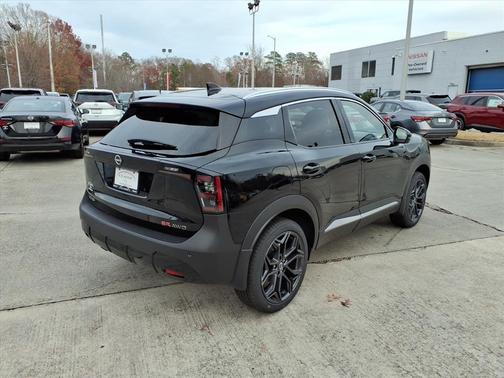 Super Black 2026 Nissan Kicks SR