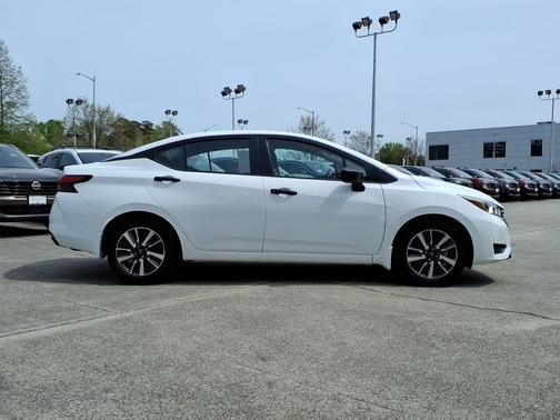 2024 Nissan Versa 1.6 S