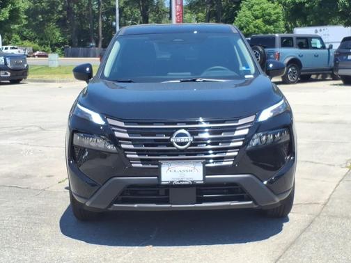 Super Black 2026 Nissan Rogue SV
