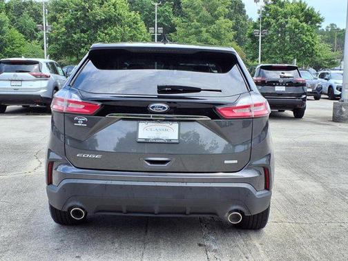2020 Ford Edge SE