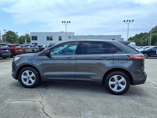 2020 Ford Edge SE