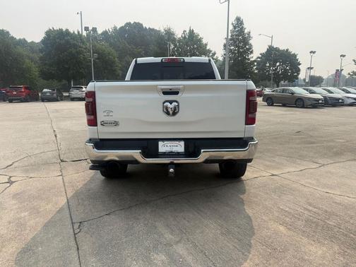 Ivory White Tri-Coat Pearlcoat 2019 RAM 1500 Longhorn