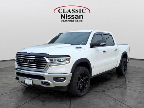 Ivory White Tri-Coat Pearlcoat 2019 RAM 1500 Longhorn