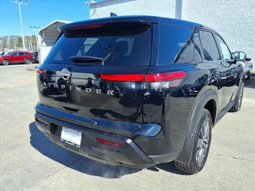 2026 Nissan Pathfinder S