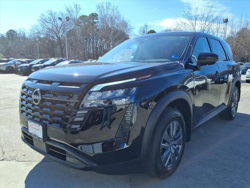 2026 Nissan Pathfinder S