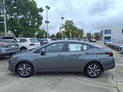 Gun Metallic 2025 Nissan Versa 1.6 SV