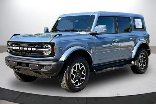 Azure Gray Metallic Tri-Coat 2025 Ford Bronco Outer Banks