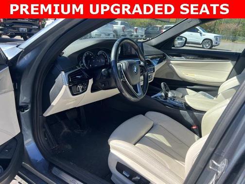 2019 BMW 530 530i