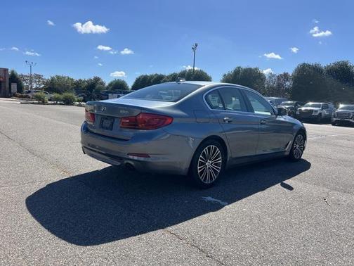 2019 BMW 530 530i