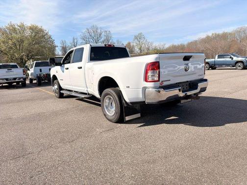 2024 RAM 3500 Big Horn Crew Cab 4x4 8' Box
