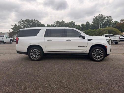 White Frost Tricoat 2024 GMC Yukon XL Denali Ultimate