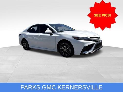 White 2022 Toyota Camry SE