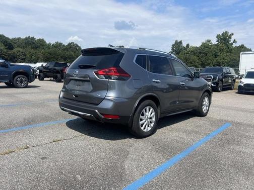 2018 Nissan Rogue SV