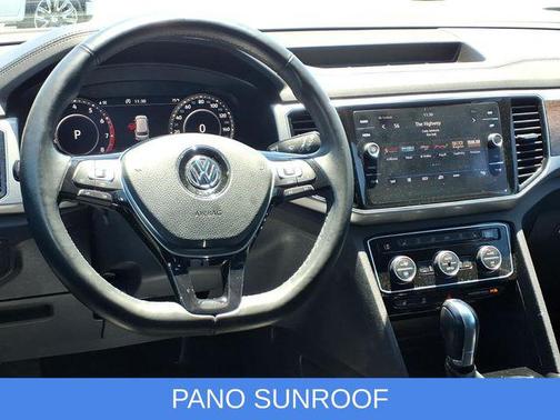 Pure White 2019 Volkswagen Atlas 3.6L SEL Premium
