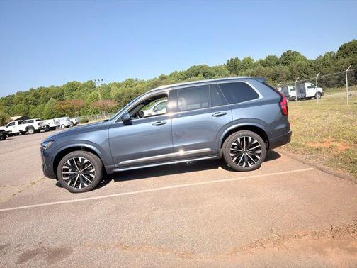 Denim Blue Metallic 2026 Volvo XC90 Plus, B5 AWD Gas (mild hybrid), Gasoline, Bright, 7 Seats